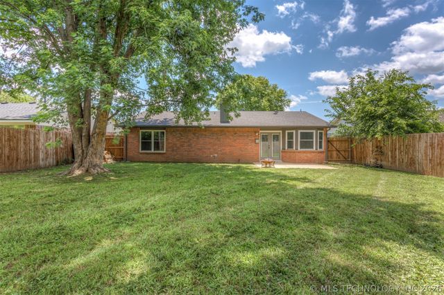 18121 E 2nd Street, Tulsa, OK 74108