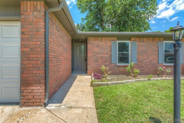 18121 E 2nd Street, Tulsa, OK 74108