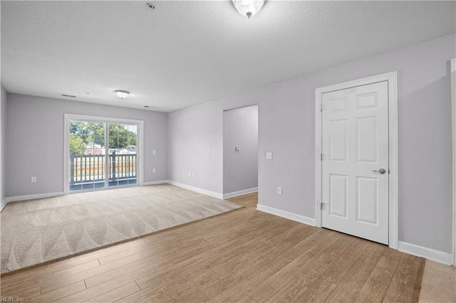 1016 Thoroughgood WAY # 201, Chesapeake, VA 23324