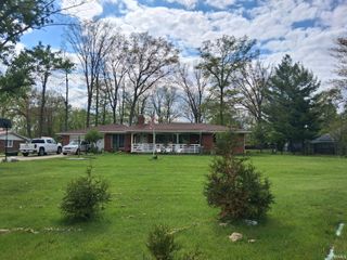 27 N Scatterfield Road, Anderson, IN 46012