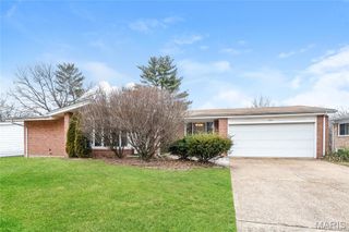 3665 Hambletonian Drive, Florissant, MO 63033