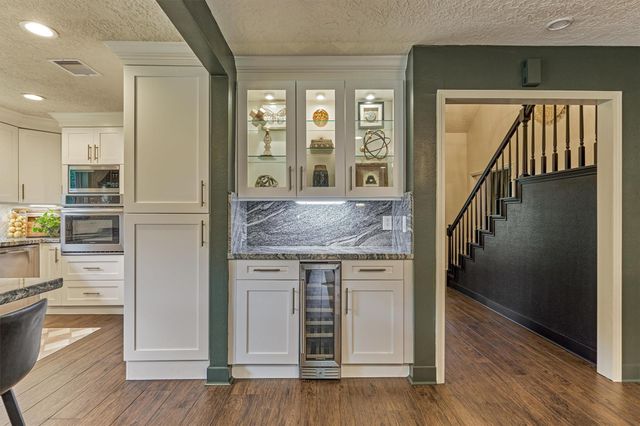 6202 Knollview Drive, Spring, TX 77389