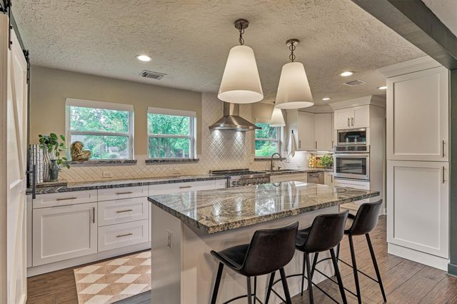 6202 Knollview Drive, Spring, TX 77389