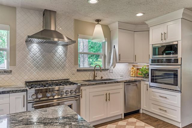 6202 Knollview Drive, Spring, TX 77389
