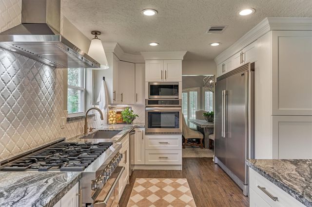 6202 Knollview Drive, Spring, TX 77389