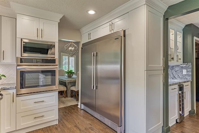 6202 Knollview Drive, Spring, TX 77389