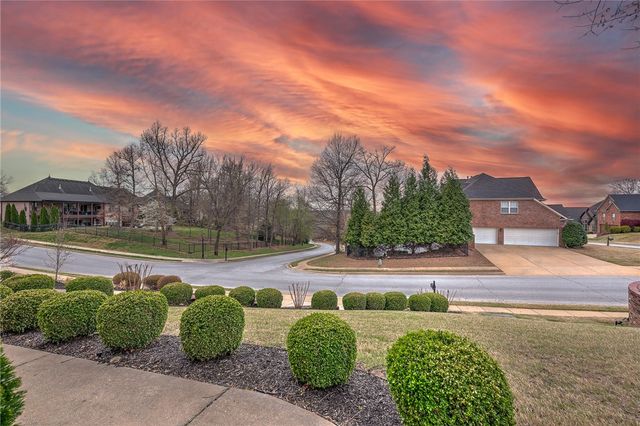 16240 Kostner Drive, Rogers, AR 72756