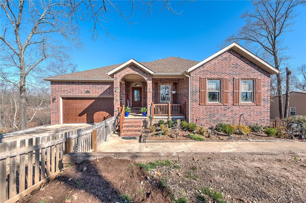 16240 Kostner Drive, Rogers, AR 72756