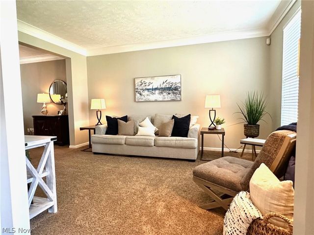 2556 Palmer Lane, Avon, OH 44011