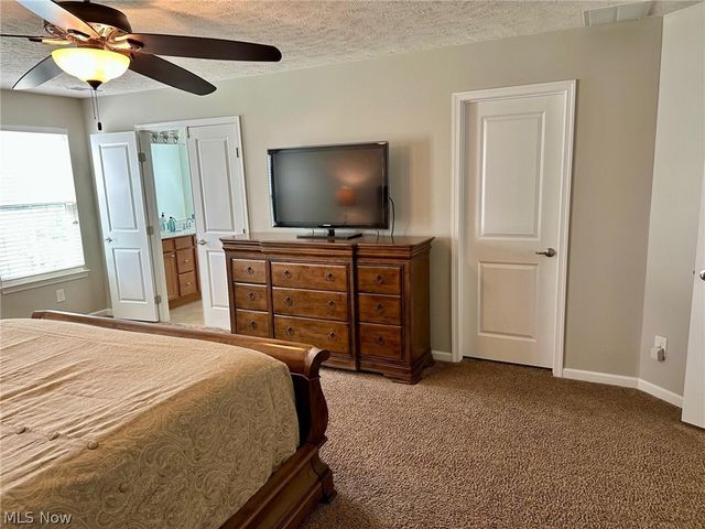 2556 Palmer Lane, Avon, OH 44011