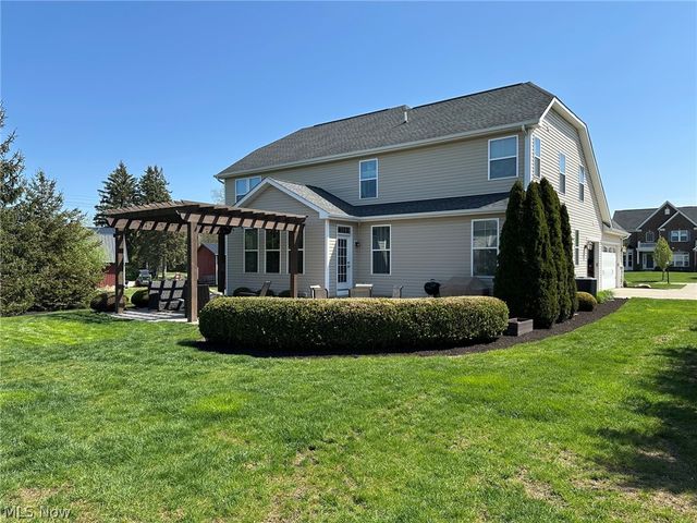 2556 Palmer Lane, Avon, OH 44011