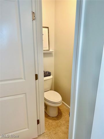 2556 Palmer Lane, Avon, OH 44011