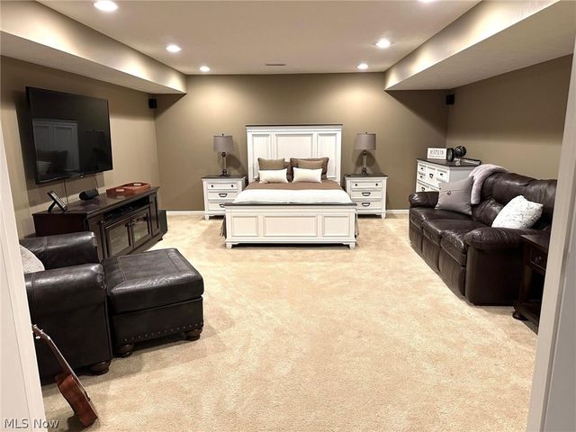 2556 Palmer Lane, Avon, OH 44011
