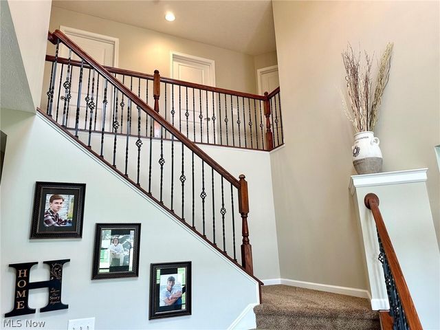 2556 Palmer Lane, Avon, OH 44011
