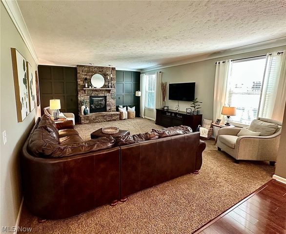 2556 Palmer Lane, Avon, OH 44011
