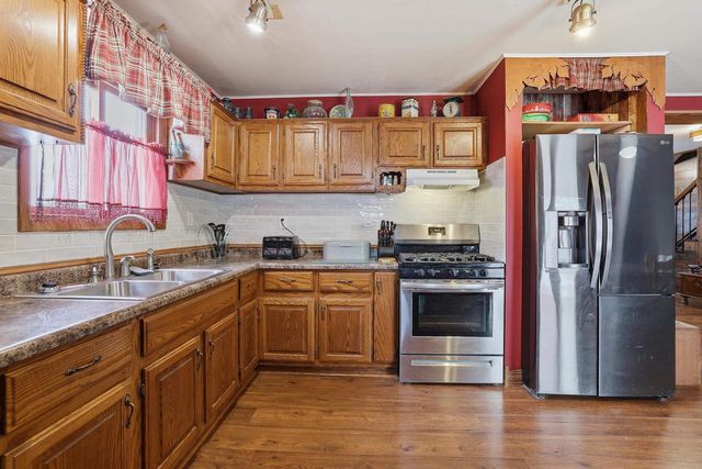 2924 LINDBERGH AVENUE, Stevens Point, WI 54481