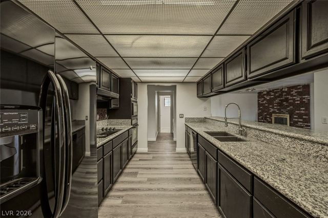6760 West Oakey Boulevard, Las Vegas, NV 89146