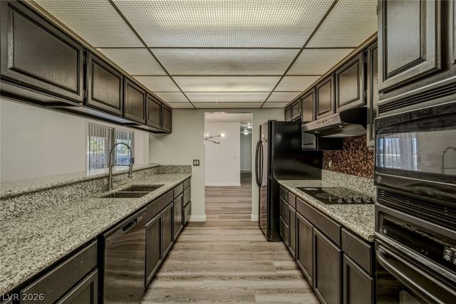 6760 West Oakey Boulevard, Las Vegas, NV 89146