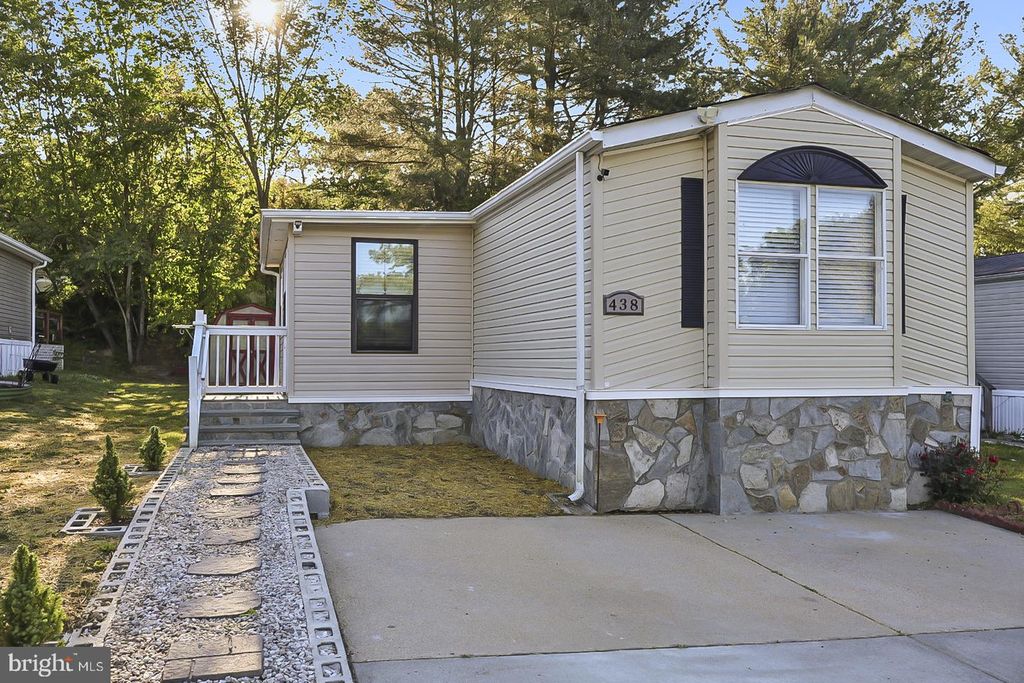 438 SARAH ANNE DRIVE, Lothian, MD 20711
