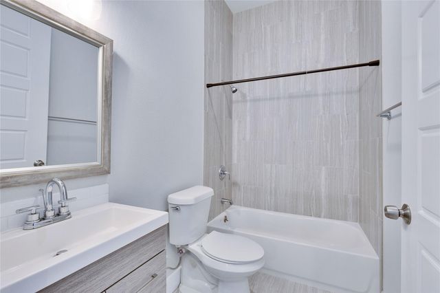 4507 E Martin Luther King Jr BLVD 132, Austin, TX 78721