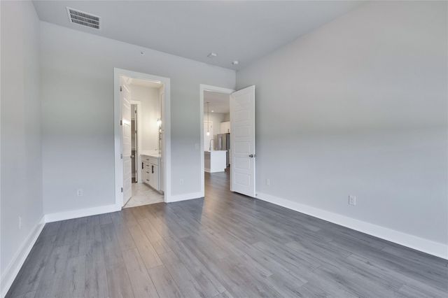 4507 E Martin Luther King Jr BLVD 132, Austin, TX 78721