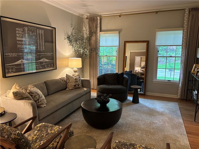 618 Kingsberry Circle, Mt Lebanon, PA 15234