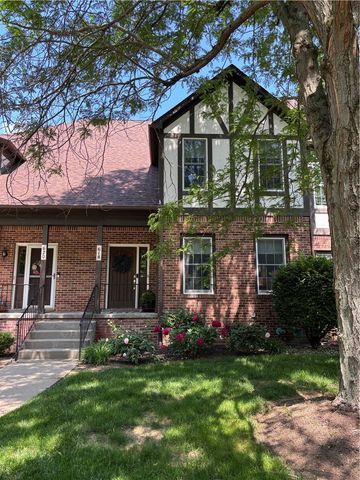 618 Kingsberry Circle, Mt Lebanon, PA 15234