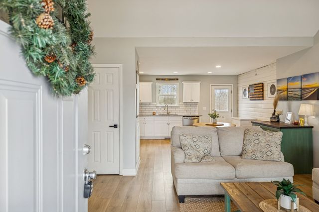 567 Skyview Dr, Ashland City, TN 37015