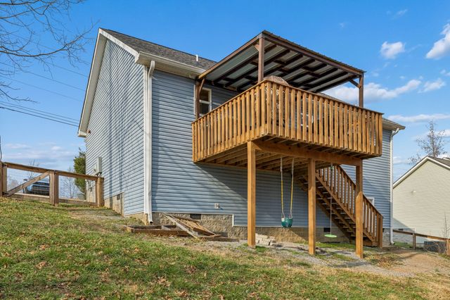 567 Skyview Dr, Ashland City, TN 37015