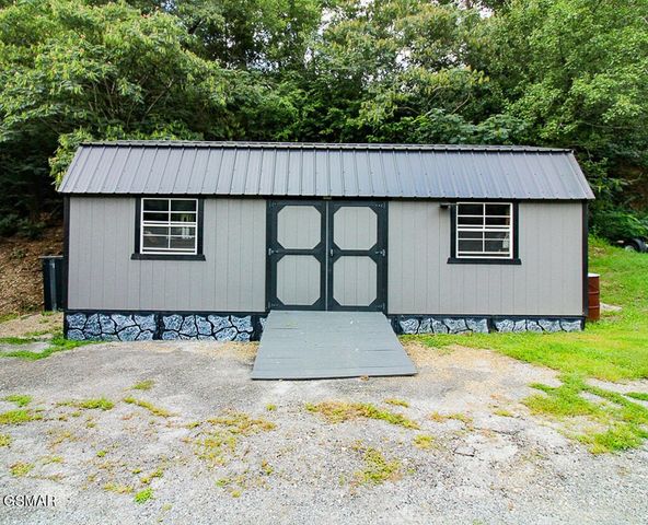 3229 Lost Branch Road, Sevierville, TN 37862