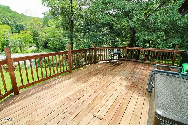 3229 Lost Branch Road, Sevierville, TN 37862