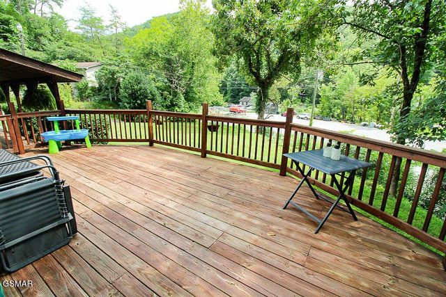 3229 Lost Branch Road, Sevierville, TN 37862
