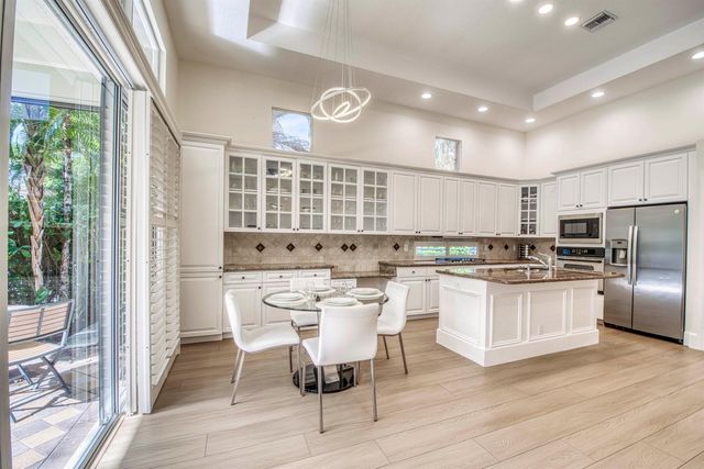 61 Laguna Drive, Palm Beach Gardens, FL 33418