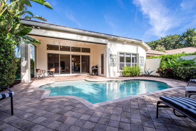 61 Laguna Drive, Palm Beach Gardens, FL 33418