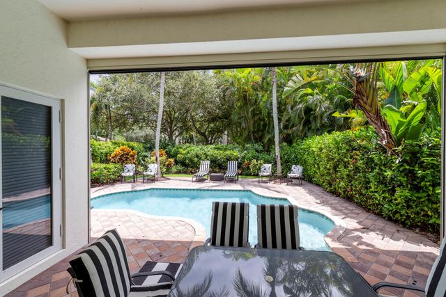 61 Laguna Drive, Palm Beach Gardens, FL 33418