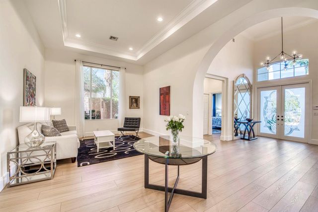 61 Laguna Drive, Palm Beach Gardens, FL 33418