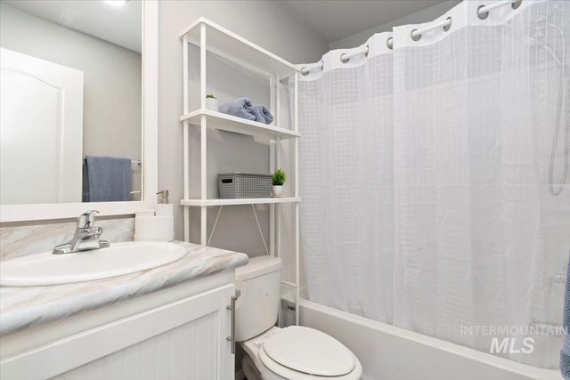 2401 S Owyhee St SPC 9, Boise, ID 83705
