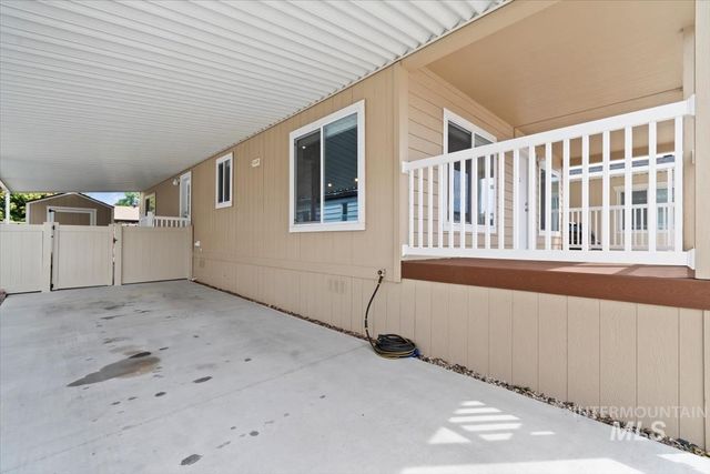2401 S Owyhee St SPC 9, Boise, ID 83705