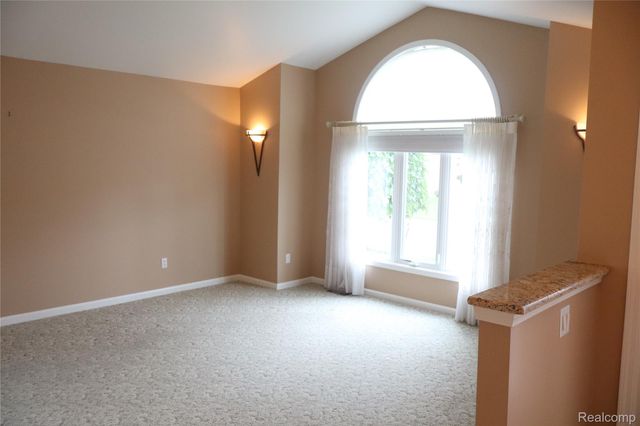 52254 Mitchell Lane, Macomb Township, MI 48042