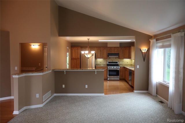 52254 Mitchell Lane, Macomb Township, MI 48042