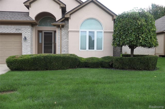 52254 Mitchell Lane, Macomb Township, MI 48042