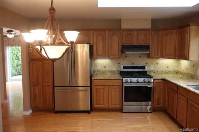 52254 Mitchell Lane, Macomb Township, MI 48042