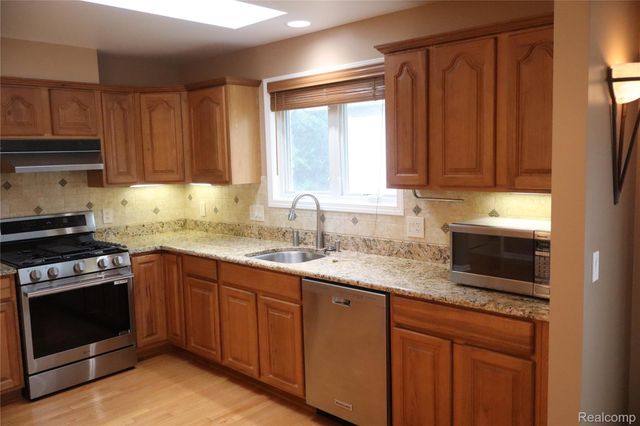 52254 Mitchell Lane, Macomb Township, MI 48042