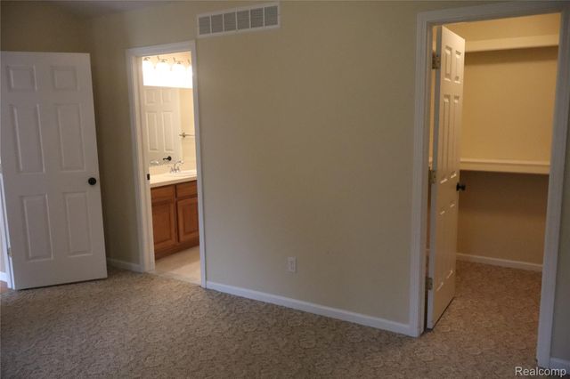52254 Mitchell Lane, Macomb Township, MI 48042