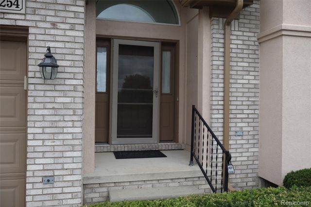52254 Mitchell Lane, Macomb Township, MI 48042