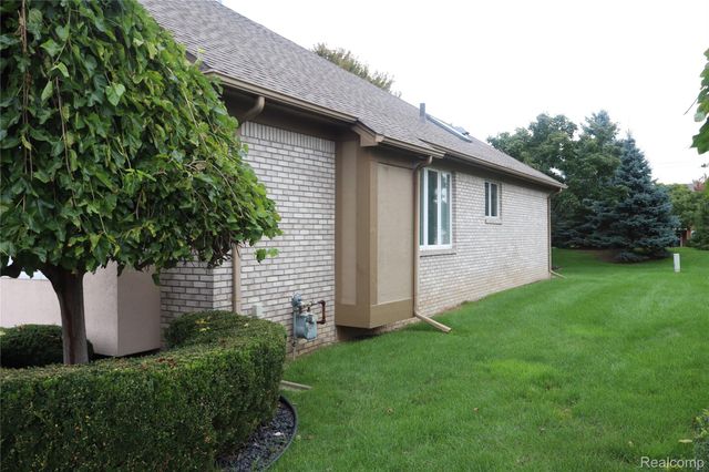 52254 Mitchell Lane, Macomb Township, MI 48042