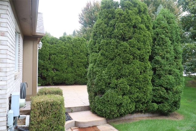 52254 Mitchell Lane, Macomb Township, MI 48042