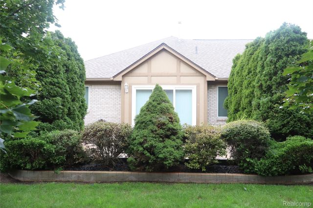 52254 Mitchell Lane, Macomb Township, MI 48042