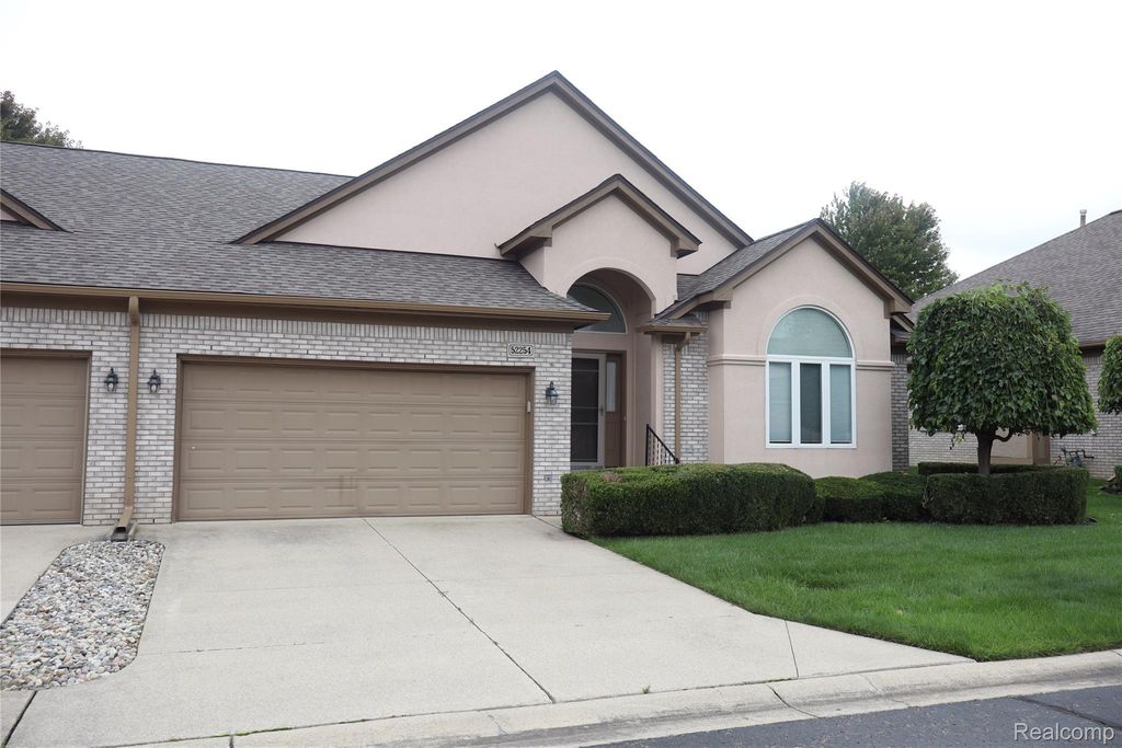 52254 Mitchell Lane, Macomb Township, MI 48042