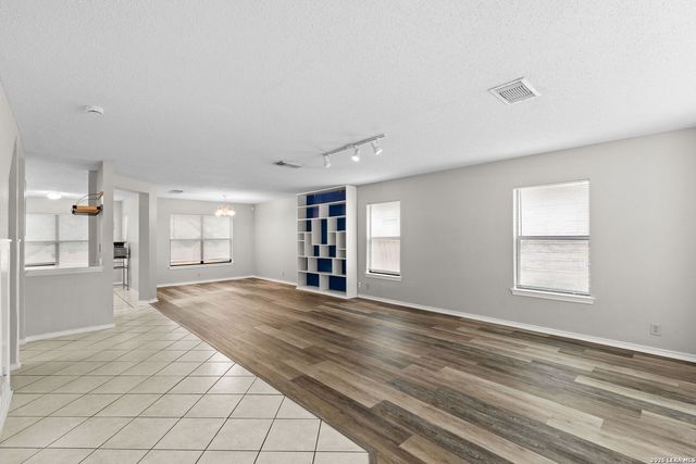 2312 Newoak Park, San Antonio, TX 78230